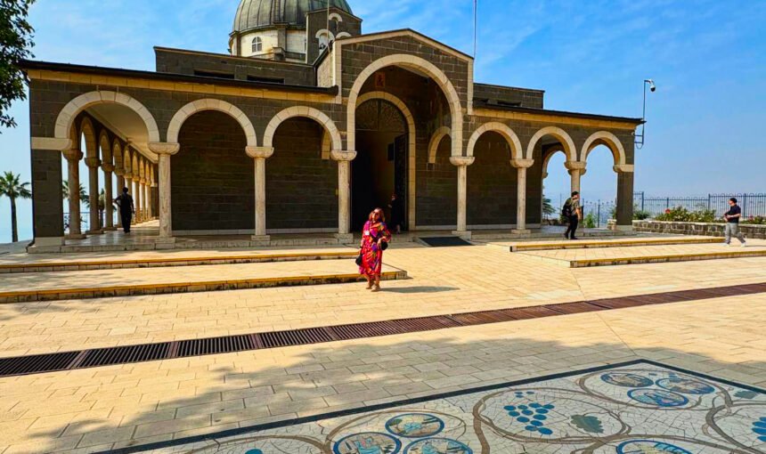 Descubre la Iglesia de las Bienaventuranzas: Un Tesoro Espiritual en lo Alto del Mar de Galilea